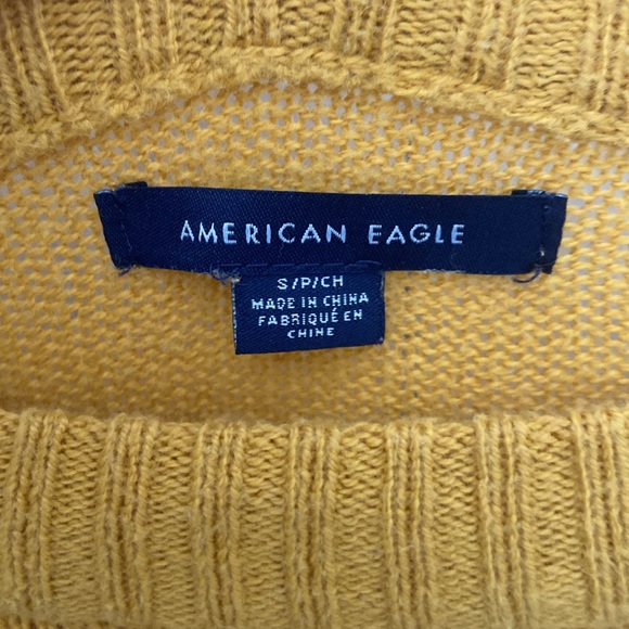 American Eagle mustard yellow sweater in size small - Picture 3 of 3